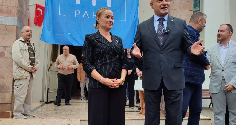 AYVALIK İYİ PARTİ’DE GÜLTEN SÜTÇÜOĞLU GÜVEN TAZELEDİ