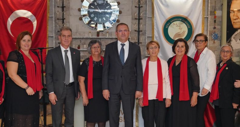 AYVALIK’TA CUMHURİYET COŞKUSU ANNELERLE BULUŞTU