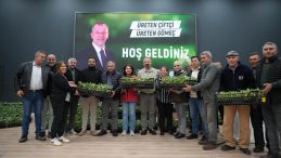 GÖMEÇ’TE 50 BİN ENGİNAR FİDESİ ÜRETİCİYE DAĞITILDI
