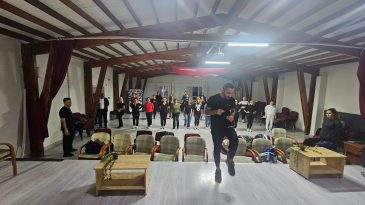 AYVALIK’TA ÖĞRETMENLERDEN RİTİM YOLCULUĞU