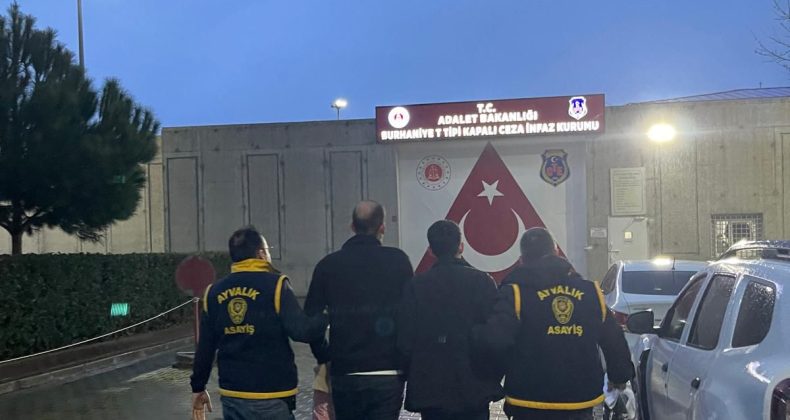 YAŞLI KADINI DOLANDIRMAK İSTEYEN SAHTE BAŞKOMİSER VE SAHTE SAVCI GERÇEK POLİSLERE YAKALANDI