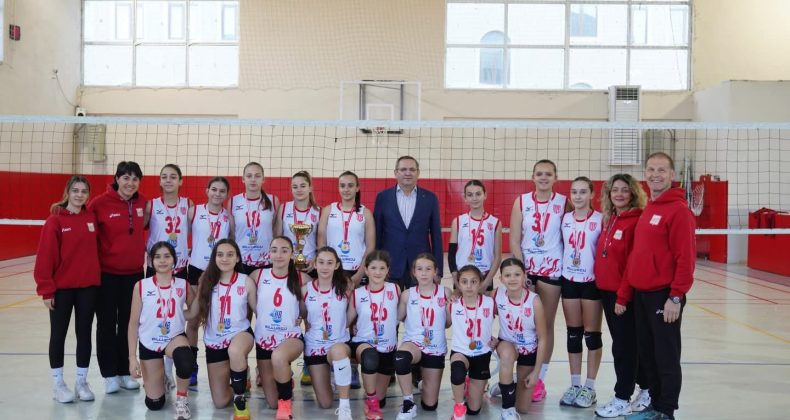 AYVALIKGÜCÜ BELEDİYESPORLU FİLENİN SULTANLARINDAN BÜYÜK BAŞARI