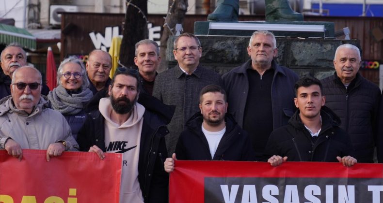 AYVALIK’TA DEMOKRASİ VURGUSU