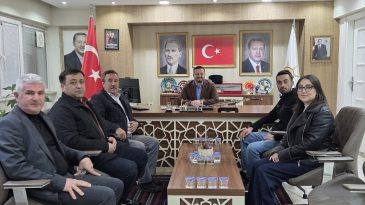 BALIKESİR’DE SİYASETİN KALBİ AK PARTİ’DE ATIYOR