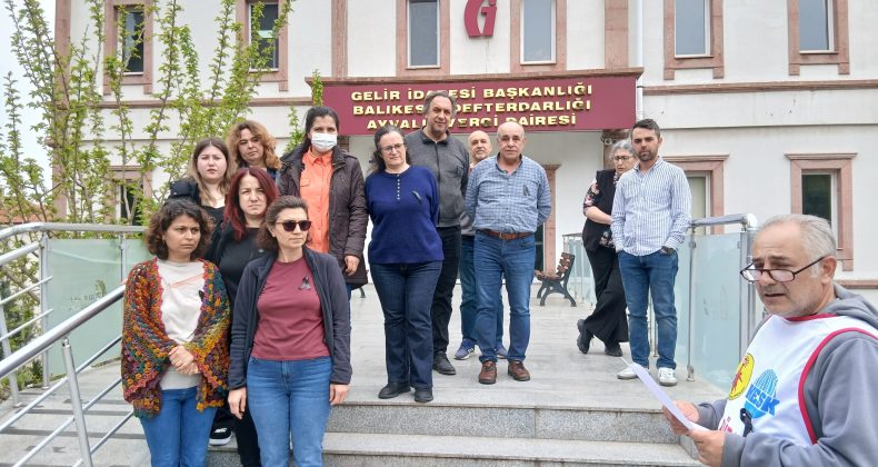 AYVALIK’TA BES’TEN OKULLARDAKİ SALDIRILARA TEPKİ