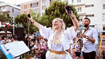AYVALIK’TA BAHAR COŞKUSU TEFERİÇ ŞENLİKLERİYLE BAŞLIYOR