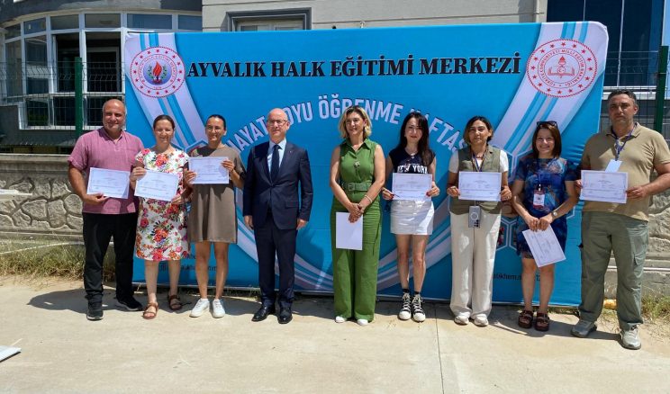 AYVALIK’TA EMEK VE AZMİN BULUŞTUĞU AHEM SERGİSİNE YOĞUN İLGİ